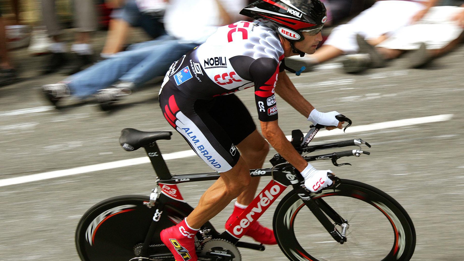 《最受期待的直播嘉宾：明星主播加盟助阵》，见证下一个明星主播报名