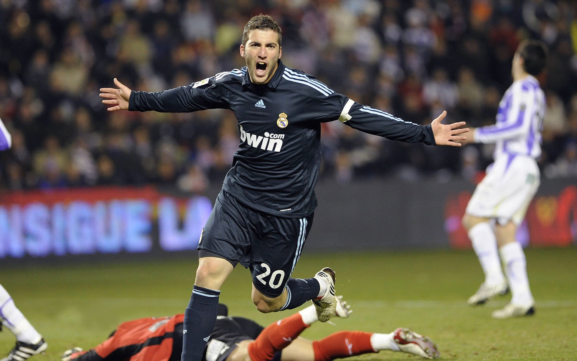 史上最震撼的“绝杀投篮”回放，你还记得谁的神迹？，绝杀球视频