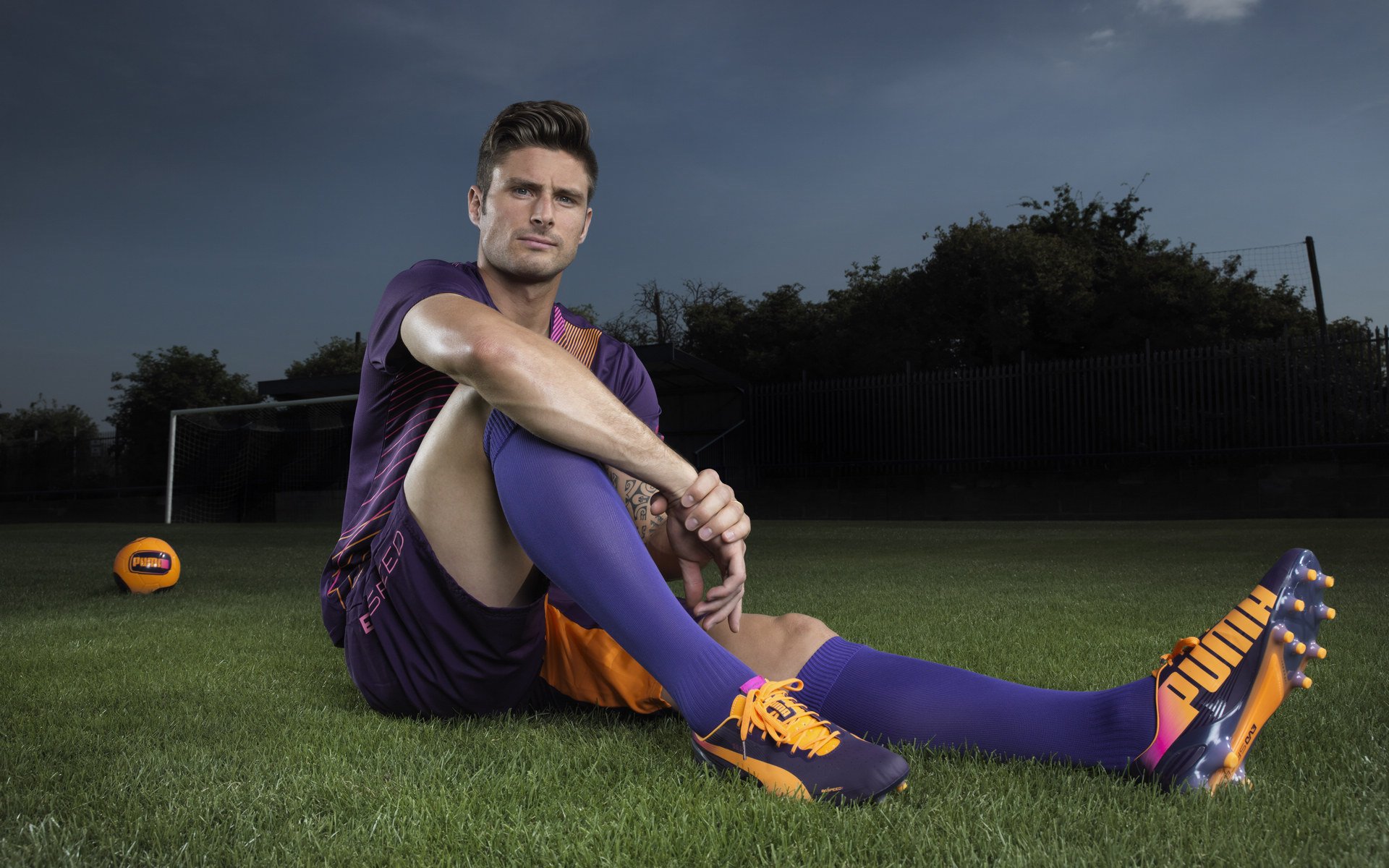 荷兰队在国家联赛中4-0大胜匈牙利，晋级四分之一决赛。，荷兰4比0西班牙